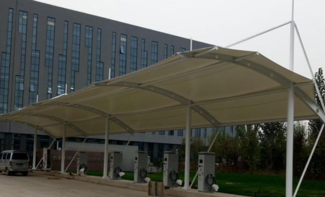 膜結(jié)構(gòu)車棚廠家膜結(jié)構(gòu)車棚安裝注意什么？